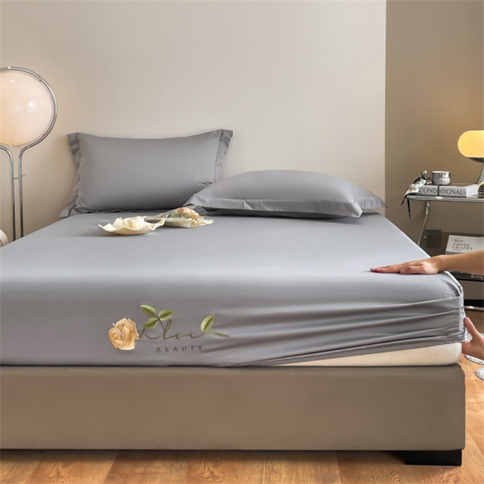 91家纺网 家纺一手货源 找家纺 50支贡缎轻奢刺绣床笠全棉床罩三件套防滑床垫套罩 Laura刺绣-典雅灰