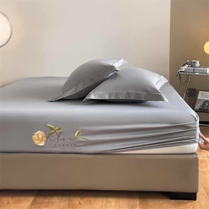 91家纺网 家纺一手货源 找家纺 50支贡缎轻奢刺绣床笠全棉床罩三件套防滑床垫套罩 Laura刺绣-典雅灰