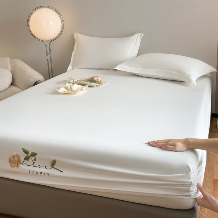 91家纺网 家纺一手货源 找家纺 50支贡缎轻奢刺绣床笠全棉床罩三件套防滑床垫套罩 Laura刺绣-皓月白