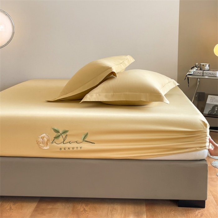 91家纺网 家纺一手货源 找家纺 50支贡缎轻奢刺绣床笠全棉床罩三件套防滑床垫套罩 Laura刺绣-奶茶米