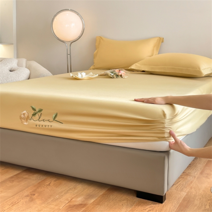 91家纺网 家纺一手货源 找家纺 50支贡缎轻奢刺绣床笠全棉床罩三件套防滑床垫套罩 Laura刺绣-奶茶米