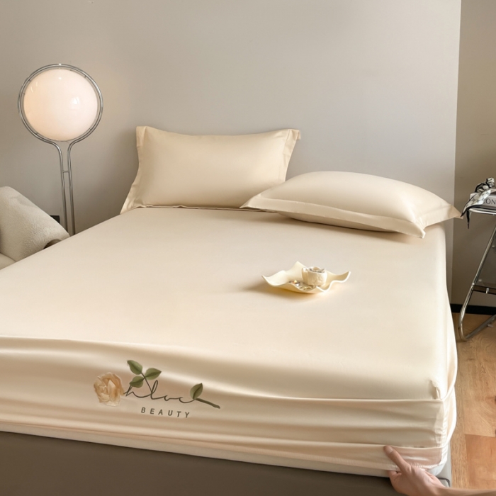 91家纺网 家纺一手货源 找家纺 50支贡缎轻奢刺绣床笠全棉床罩三件套防滑床垫套罩 Laura刺绣-奶昔白