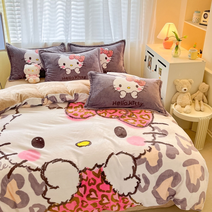 91家纺网 家纺一手货源 找家纺 金爱家 2023新款kt猫大阪加厚牛奶绒系列四件套 豹纹kt