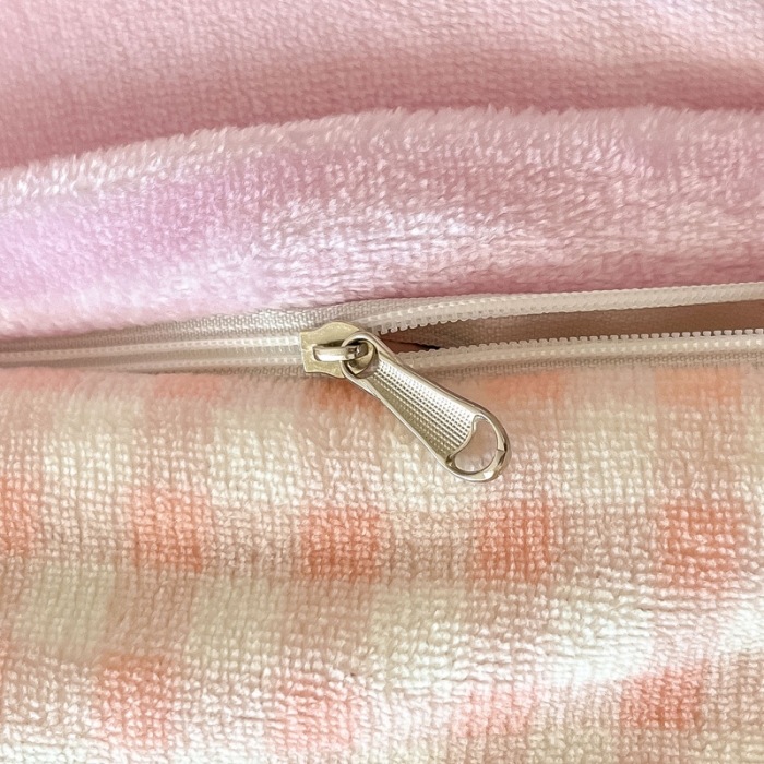 91家纺网 家纺一手货源 找家纺 金爱家 2023新款kt猫大阪加厚牛奶绒系列四件套 波点kt