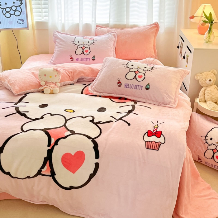 91家纺网 家纺一手货源 找家纺 金爱家 2023新款kt猫大阪加厚牛奶绒系列四件套 害羞kt