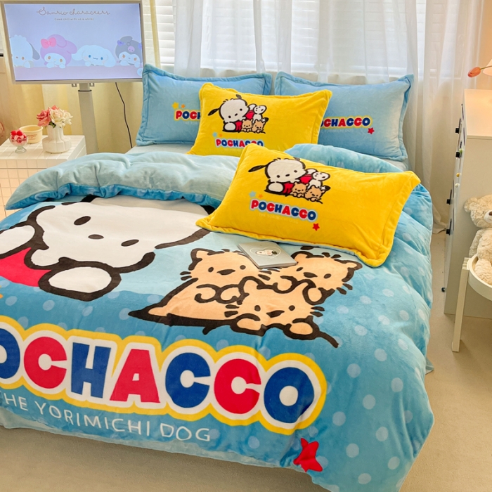 91家纺网 家纺一手货源 找家纺 金爱家 2023新款kt猫大阪加厚牛奶绒系列四件套 欢乐玉桂狗