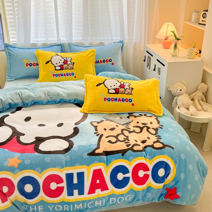 91家纺网 家纺一手货源 找家纺 金爱家 2023新款kt猫大阪加厚牛奶绒系列四件套 欢乐玉桂狗