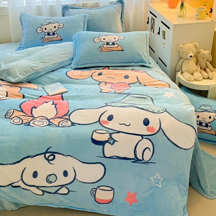 91家纺网 家纺一手货源 找家纺 金爱家 2023新款kt猫大阪加厚牛奶绒系列四件套 伙伴玉桂狗