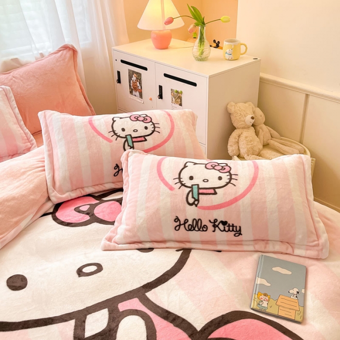 91家纺网 家纺一手货源 找家纺 金爱家 2023新款kt猫大阪加厚牛奶绒系列四件套 樱桃kt