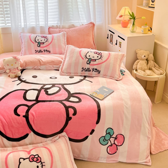 91家纺网 家纺一手货源 找家纺 金爱家 2023新款kt猫大阪加厚牛奶绒系列四件套 樱桃kt