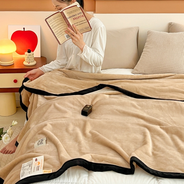 91家纺网 家纺一手货源 找家纺 牛奶绒盖毯400克高克重云貂绒毛毯宽包边法莱绒毯子 卡其