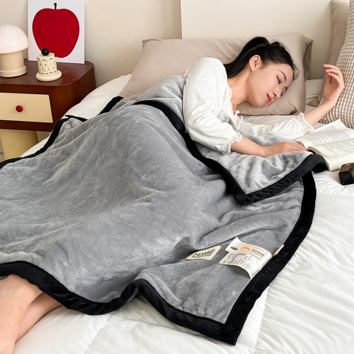 91家纺网 家纺一手货源 找家纺 牛奶绒盖毯400克高克重云貂绒毛毯宽包边法莱绒毯子 烟灰