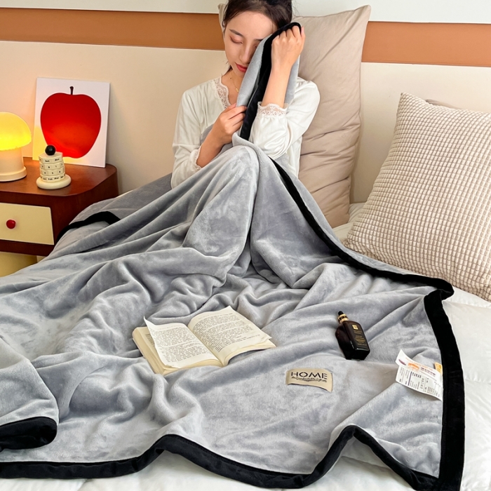 91家纺网 家纺一手货源 找家纺 牛奶绒盖毯400克高克重云貂绒毛毯宽包边法莱绒毯子 烟灰