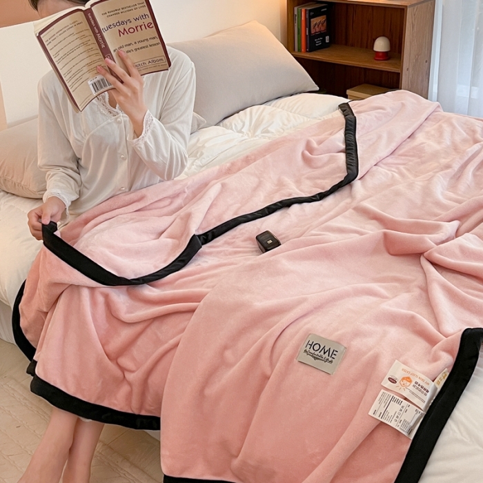 91家纺网 家纺一手货源 找家纺 牛奶绒盖毯400克高克重云貂绒毛毯宽包边法莱绒毯子 樱桃粉