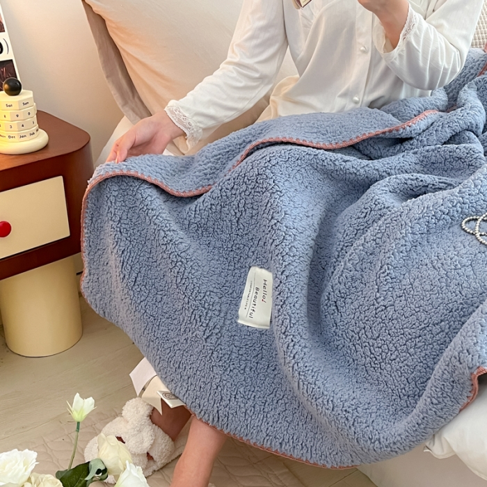 91家纺网 家纺一手货源 找家纺 羋多 A类泡泡绒多功能毯精致贝壳边盖毯毛毯 泡泡绒月光蓝