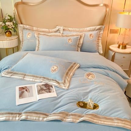 91家纺网 家纺一手货源 找家纺 蓝米卡夫 2024新款婴儿绒刺绣四件套 赫本-三亚蓝