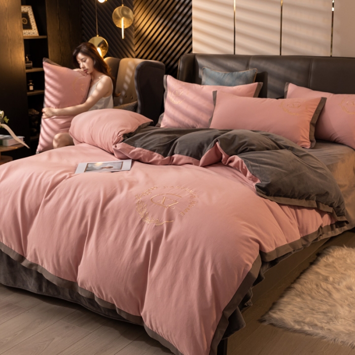 91家纺网 家纺一手货源 找家纺 蓝米卡夫 2024冬季升级款保暖全棉磨毛牛奶绒刺绣四件套 玛莎拉红