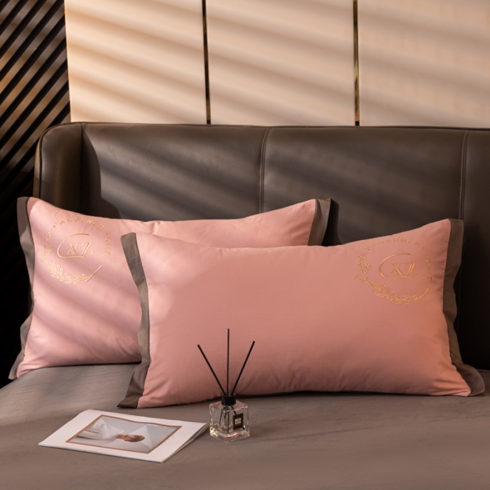 91家纺网 家纺一手货源 找家纺 蓝米卡夫 2024冬季升级款保暖全棉磨毛牛奶绒刺绣四件套 玛莎拉红