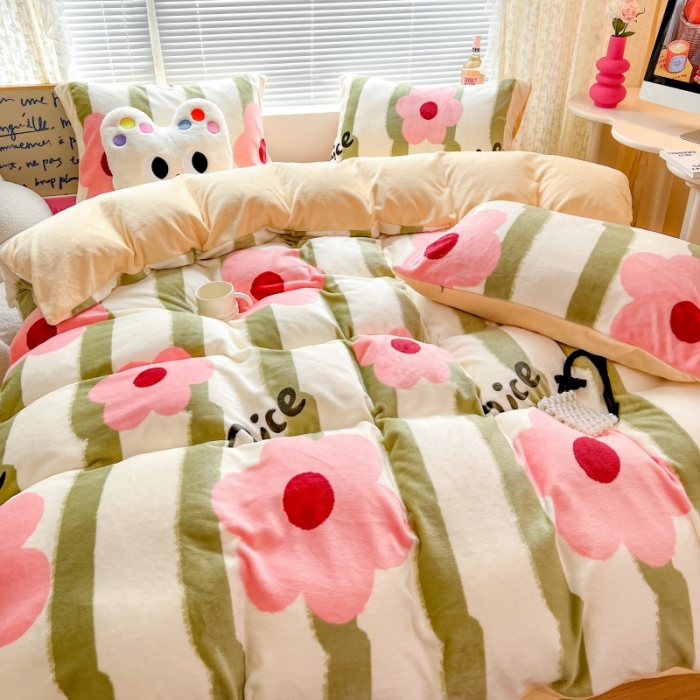 91家纺网 家纺一手货源 找家纺 顾里 2023新款ins少女保暖牛奶绒奶油治 愈系四件套第 一批 绿条粉花