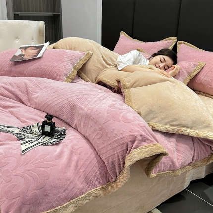 91家纺网 家纺一手货源 找家纺 总苏米娜2023新款加厚8.5斤雕花牛奶绒包边四件套宝宝兔兔毛绒床裙款