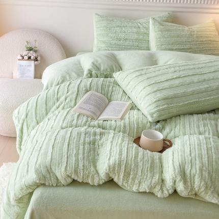 91家纺网 家纺一手货源 找家纺 晚爱家纺 A类獭兔毛绒四件套立体剪花牛奶绒仿皮草兔兔绒 条纹-绿