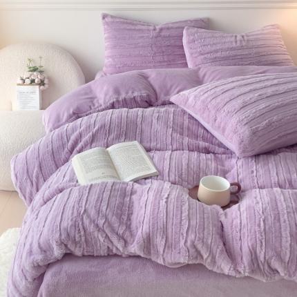 91家纺网 家纺一手货源 找家纺 晚爱家纺 A类獭兔毛绒四件套立体剪花牛奶绒仿皮草兔兔绒 条纹-紫