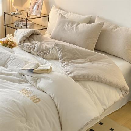 91家纺网 家纺一手货源 找家纺 卡巴伦 2023新款A类全棉水洗棉大豆刺绣冬被 明月白