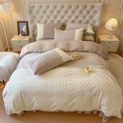 91家纺网 家纺一手货源 找家纺 （总）乐朵家居 2025秋冬 玫瑰花语 牛奶绒 床单款夹棉床盖四件套