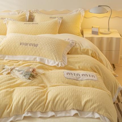 91家纺网 家纺一手货源 找家纺 （总）宇航家纺 2025新款8斤雕花绒贴布绣花宽边牛奶绒四件套