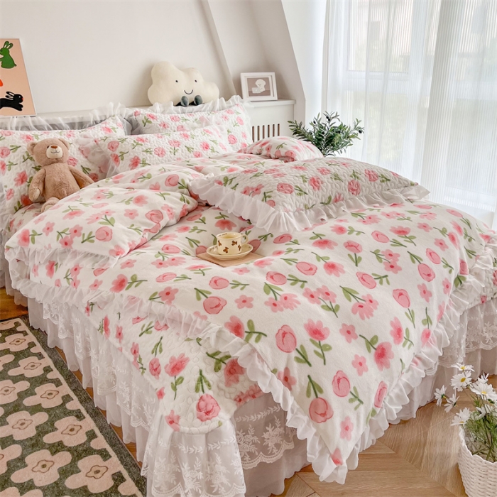 91家纺网 家纺一手货源 找家纺 添越 2024新款牛奶绒夹棉床盖三件套四件套 花熙