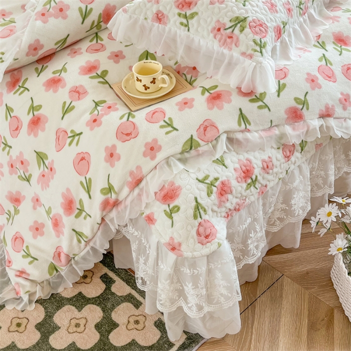 91家纺网 家纺一手货源 找家纺 添越 2024新款牛奶绒夹棉床盖三件套四件套 花熙