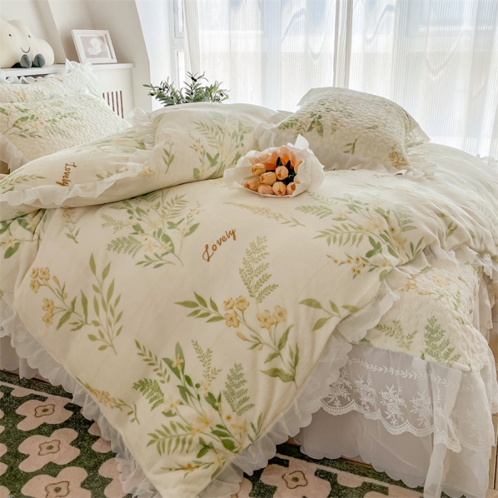 91家纺网 家纺一手货源 找家纺 添越 2024新款牛奶绒夹棉床盖三件套四件套 花叶漫舞