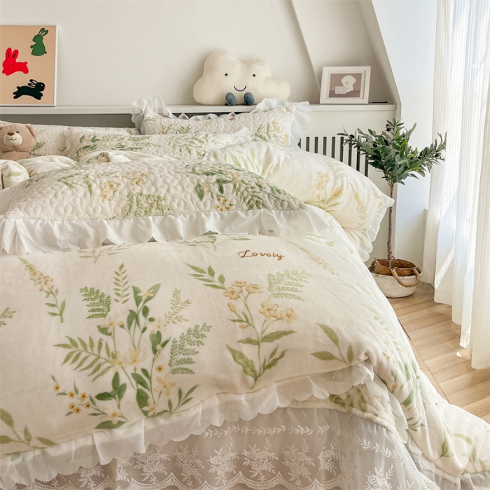 91家纺网 家纺一手货源 找家纺 添越 2024新款牛奶绒夹棉床盖三件套四件套 花叶漫舞