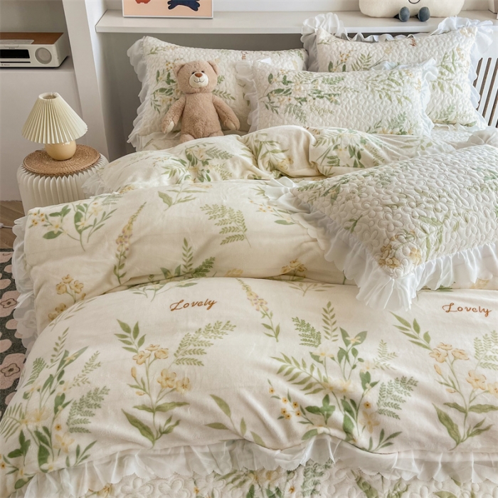 91家纺网 家纺一手货源 找家纺 添越 2024新款牛奶绒夹棉床盖三件套四件套 花叶漫舞
