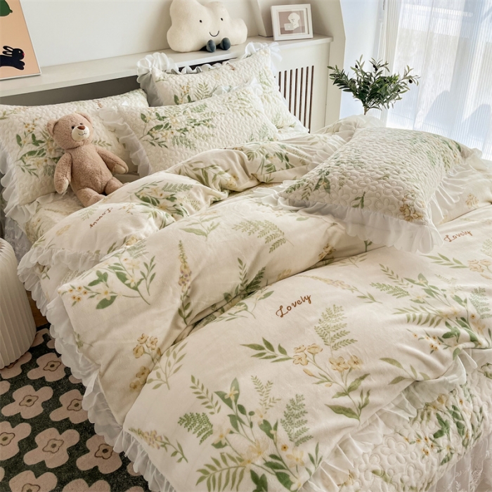 91家纺网 家纺一手货源 找家纺 添越 2024新款牛奶绒夹棉床盖三件套四件套 花叶漫舞