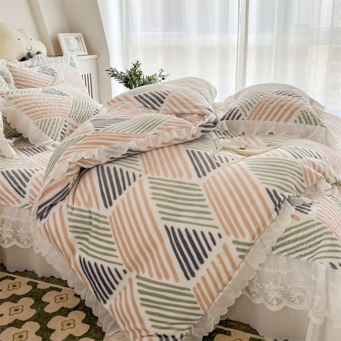 91家纺网 家纺一手货源 找家纺 添越 2024新款牛奶绒夹棉床盖三件套四件套 几何色彩