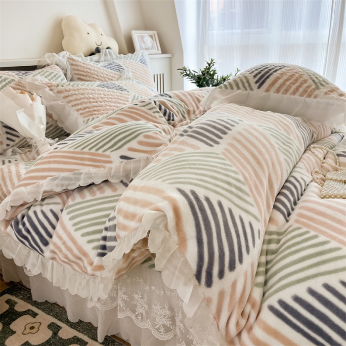 91家纺网 家纺一手货源 找家纺 添越 2024新款牛奶绒夹棉床盖三件套四件套 几何色彩