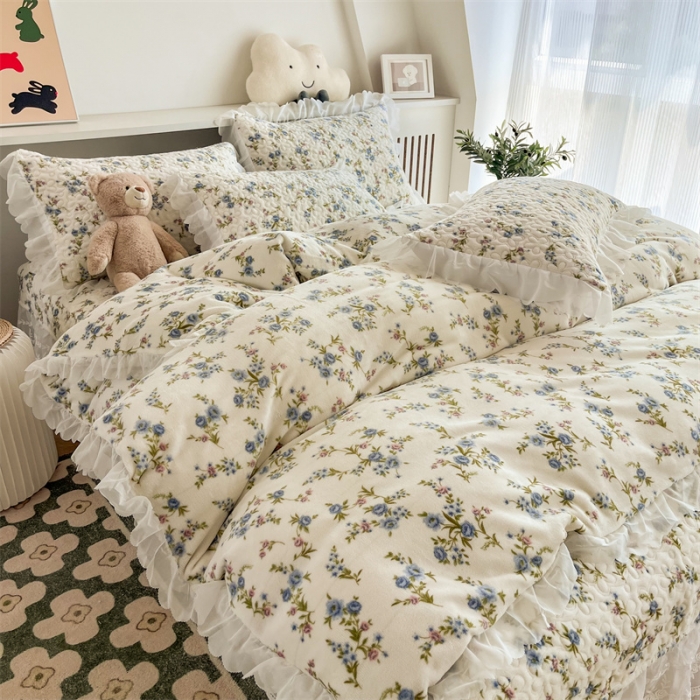 91家纺网 家纺一手货源 找家纺 添越 2024新款牛奶绒夹棉床盖三件套四件套 浪漫花影