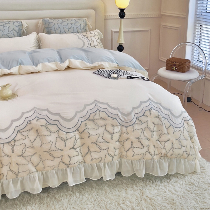 91家纺网 家纺一手货源 找家纺 品家居 2025新款长绒棉四件套-艾米莉 艾米莉-浅兰