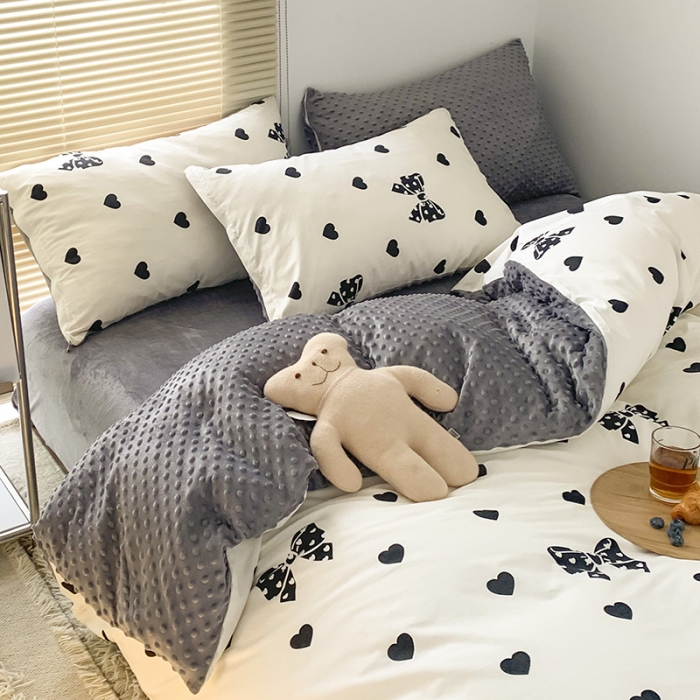 91家纺网 家纺一手货源 找家纺 金奇达 2023新款豆豆棉绒四件套 黑糖爱心