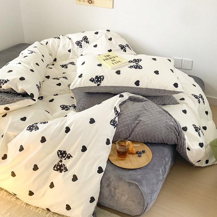 91家纺网 家纺一手货源 找家纺 金奇达 2023新款豆豆棉绒四件套 黑糖爱心