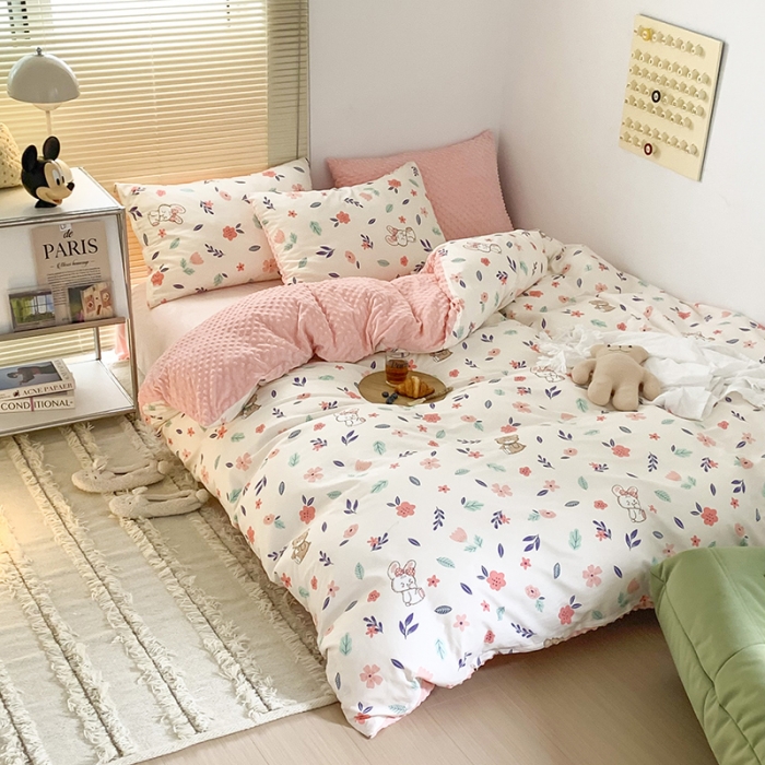 91家纺网 家纺一手货源 找家纺 金奇达 2023新款豆豆棉绒四件套 花花熊