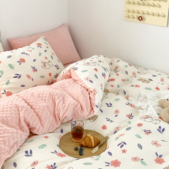 91家纺网 家纺一手货源 找家纺 金奇达 2023新款豆豆棉绒四件套 花花熊