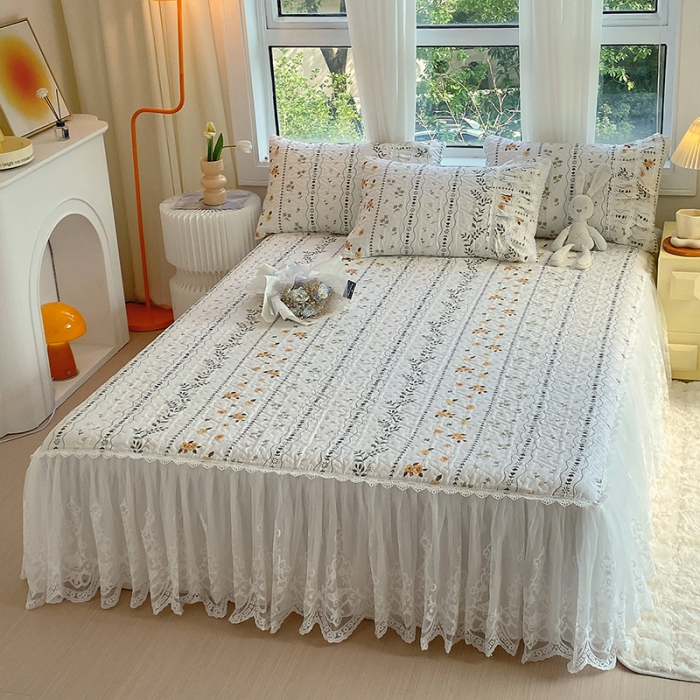 91家纺网 家纺一手货源 找家纺 罗艺轩 2024新款全棉蕾丝夹棉床裙巴黎春天系列三件套 芙拉花园