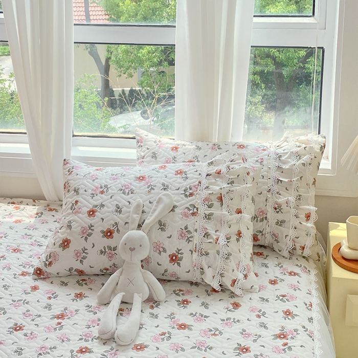 91家纺网 家纺一手货源 找家纺 罗艺轩 2024新款全棉蕾丝夹棉床裙巴黎春天系列三件套 花瓣秘境