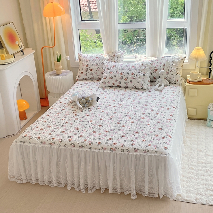 91家纺网 家纺一手货源 找家纺 罗艺轩 2024新款全棉蕾丝夹棉床裙巴黎春天系列三件套 花瓣秘境