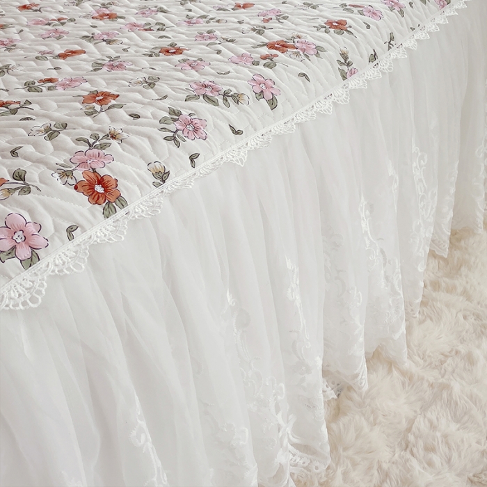 91家纺网 家纺一手货源 找家纺 罗艺轩 2024新款全棉蕾丝夹棉床裙巴黎春天系列三件套 花瓣秘境