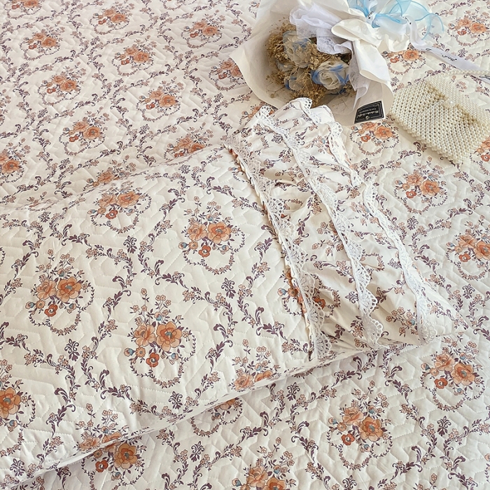 91家纺网 家纺一手货源 找家纺 罗艺轩 2024新款全棉蕾丝夹棉床裙巴黎春天系列三件套 赛娅