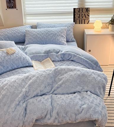 91家纺网 家纺一手货源 找家纺 澳梵 2023新款立体压花兔兔绒牛奶绒四件套 玫瑰-天蓝