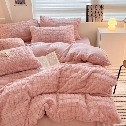 91家纺网 家纺一手货源 找家纺 澳梵 2023新款立体压花兔兔绒牛奶绒四件套 米拉-粉豆沙